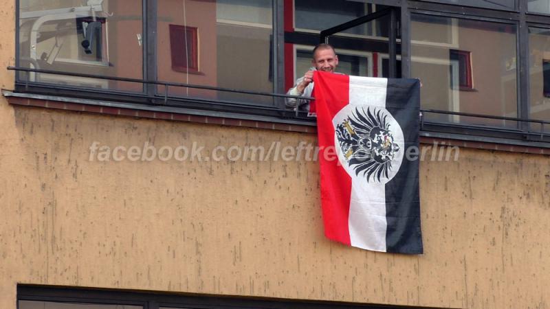 Nazi hisste Flagge des Deutschen Reiches auf der Buschallee