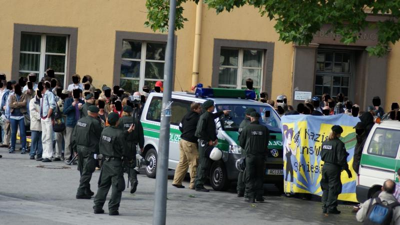 Polizei greift nach willkürlichem Tip von Alexander Deptolla ein