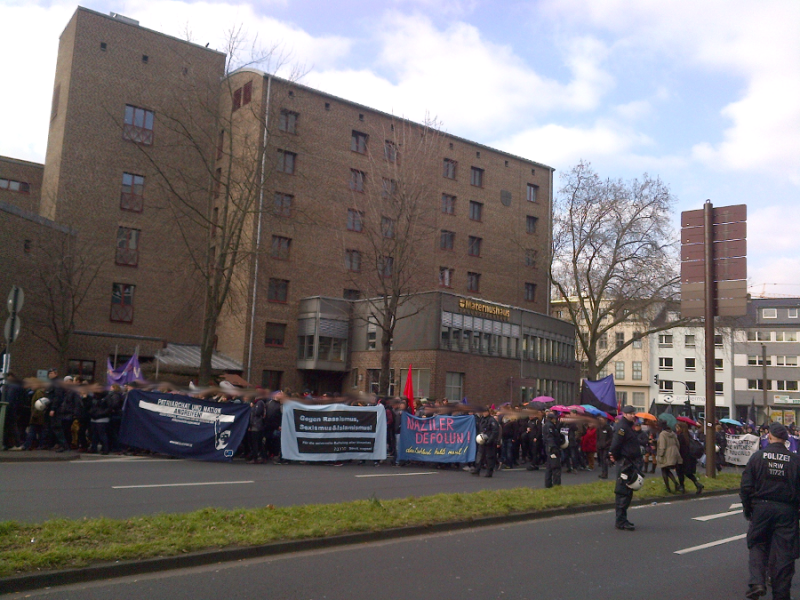 Köln: Tausende auf Demo gegen Sexismus und Rassismus 8