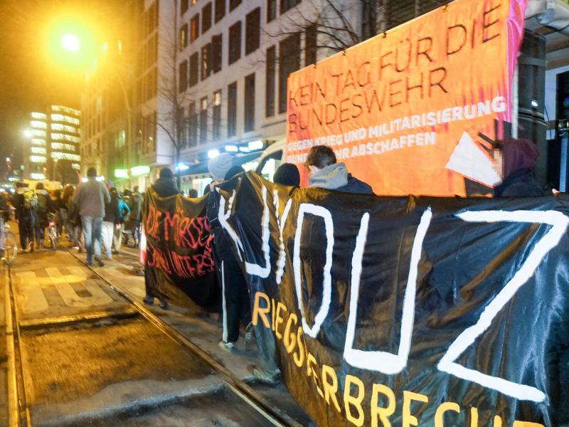 Demo gegen den Zapfenstreich