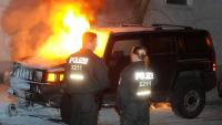 Erste Löschversuche mit Feuerlöschern schlugen fehl, die Polizei musste auf die Feuerwehr warten