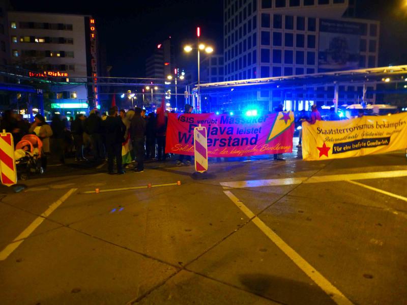 und die zentrale Kreuzung blockiert