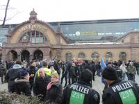 Sascha Wühr bei PEGADA (Patriotische Europäer gegen die Amerikanisierung des Abendlandes) am 24. Januar 2015 in Erfurt.Zu erkennen ist Wühr in der Bildmitte, kurze Haare, Brille, neben Frau mit kurzen roten Haaren.