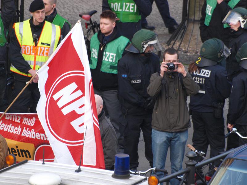 NPD vor dem Rathaus Neukölln - 4