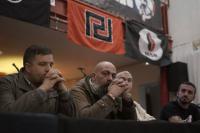 Sébastien Magnificat und Gianluca Ianonne von CasaPound Italia, Konstantinos Boviatsos (Golden Dawn), Zenit-Vertreter