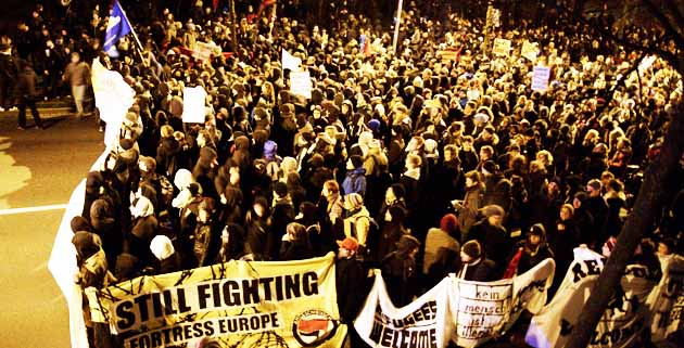 Demo gegen „Legida“-Aufmarsch am 12. Januar 2015. Foto: Johannes Grunert/Flickr.