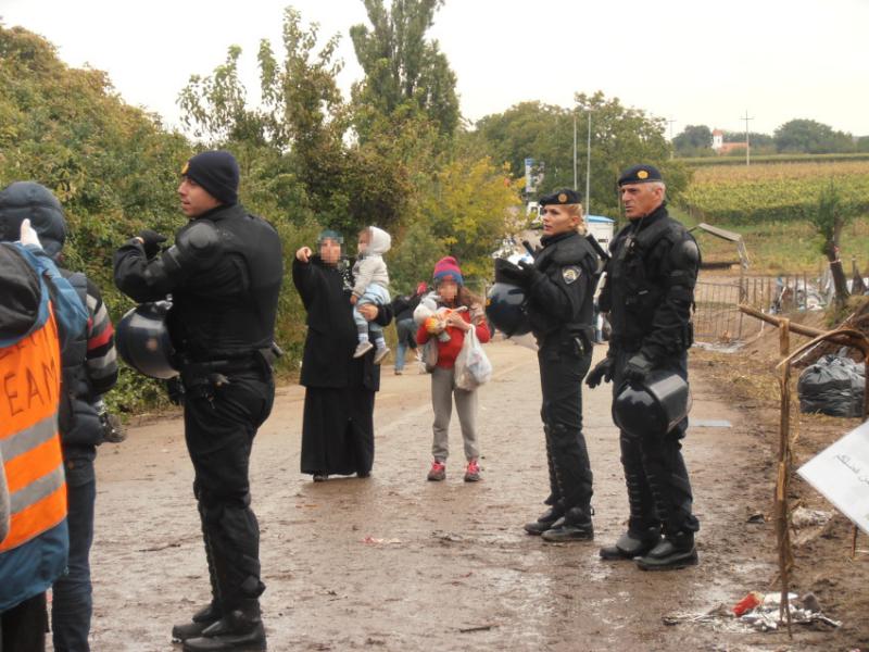 Grenzübergang Berkasovo-Bapska 8