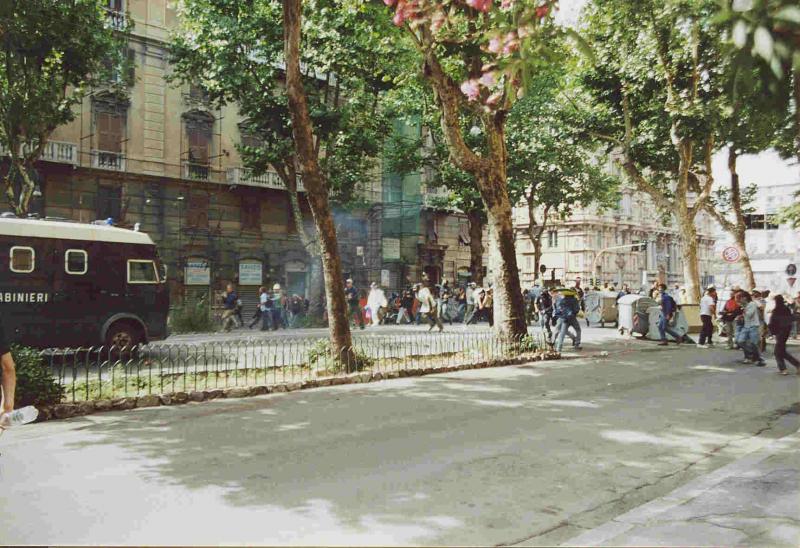 Genova 2001 - riots - (Foto: Azzoncao)