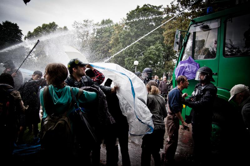 Wasserwerfen im stuttgarter Schlosspark. Mehr Bilder unter http://visual-rebellion.com/