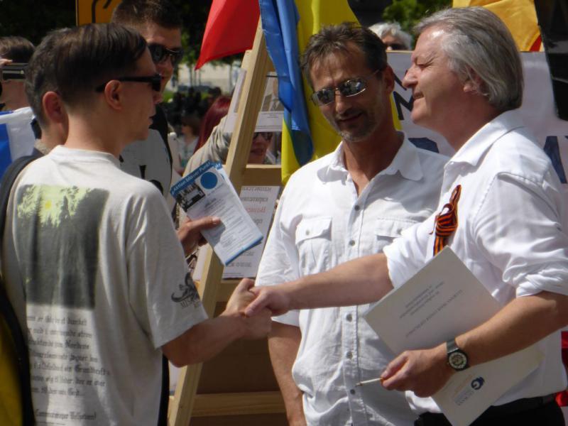 Elsässer begrüßt Nazi Martin Süss