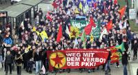 Fronttranspi mit vervollständigtem PKK-Stern