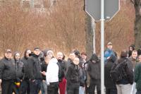 Sascha Wühr am 30. März 2015 bei ThüGIDA Demonstration in Erfurt. Zu erkennen in der Bildmitte, kurze Haare, Brille und wirrer Gesichtsausdruck. Links u.a. Marcel Thomas aus Erfurt, Phillip Mine und diverse Nazis aus dem Hooliganumfeld von Erfurt.