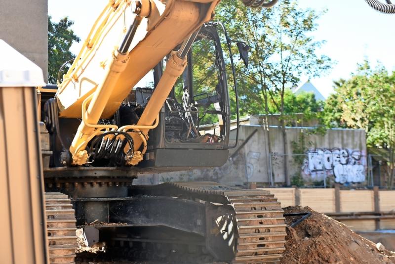 Die Fahrerkabinen der Bagger wurden völlig zerstört. Quelle: Wolfgang Zeyen