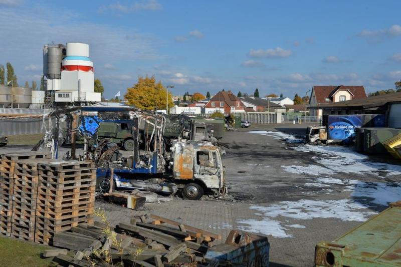 15 Lastwagen der Bundeswehr abgefackelt