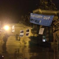 Kritik an faktischer Abschaffung des Asylrechts: Brunnen am Paradeplatz eingezäunt