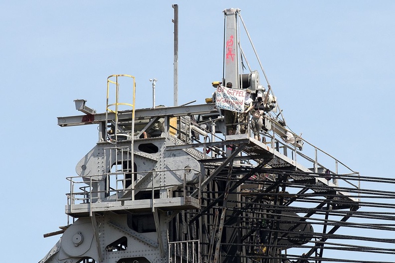 Baggerbesetzung Hambacher Forst am 06.06.2015