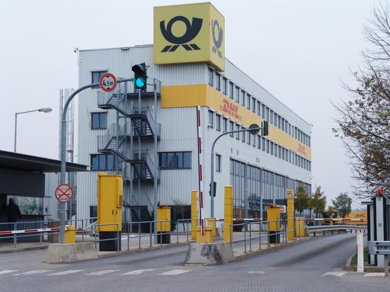 Kundgebung vor dem DHL-Logistikzentrum Rüdersdorf bei Berlin