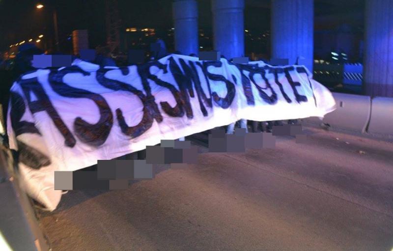 Blockade der Autobahnunterführung zwischen Karow und Buch