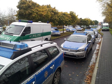 Polizei bei Ford