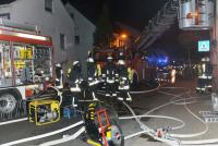 Großeinsatz von Feuerwehr, DRK und Polizei. In einer Asylunterkunft in Bad Buchau brannte es.