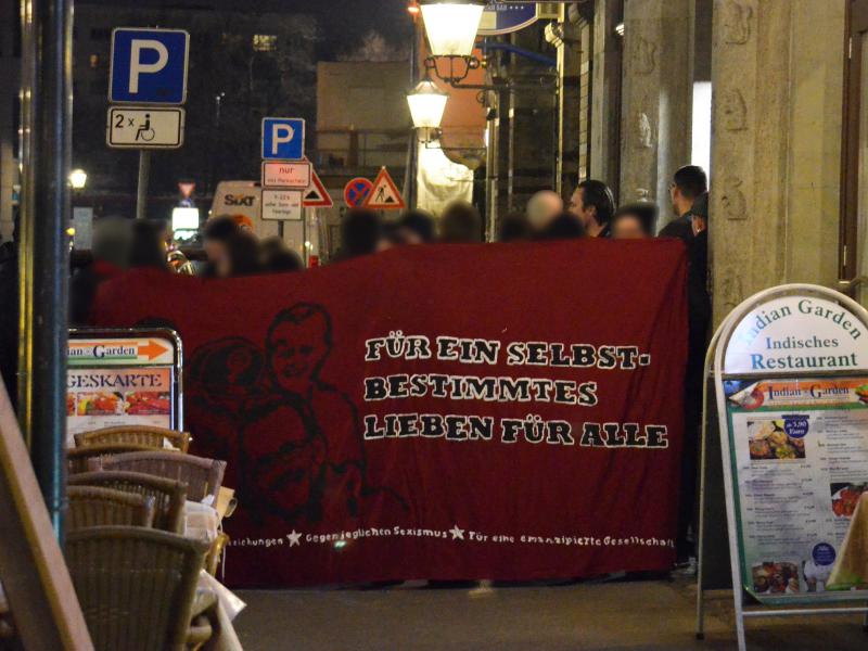 Protest gegen eine Veranstaltung des "Compact-Magazins" in Leipzig