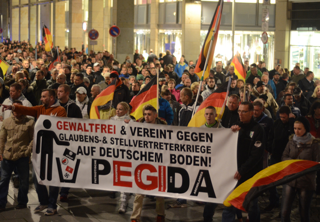 [DD] Pegida front