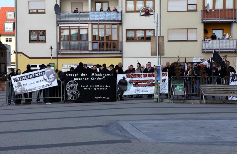 Die 2. "Mahnwache" am 19.03.2011 auf dem Sinsheimer Burgplatz