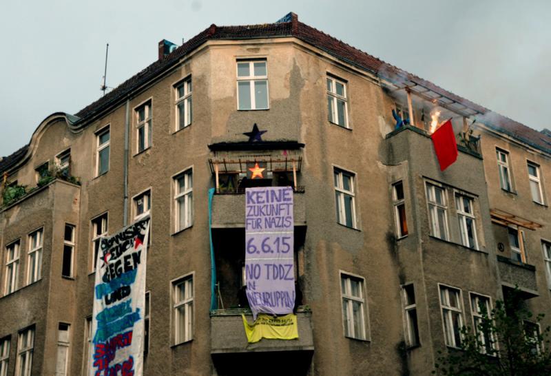 NOTDDZ Hausaktion auf der Walpurgisnachtdemo