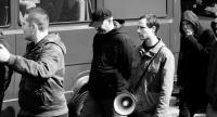 Jens Lütke (mit Megafon) auf einer neonazistischen Demonstration im März 2012 in Lübeck