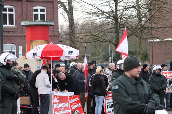 Foto Antifa Z - 4 - NPD-Kundgebung in Essen am 27.11.2010