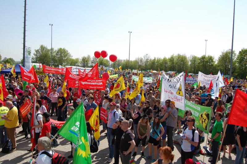 Kundgebung vor 20.000 Menschen