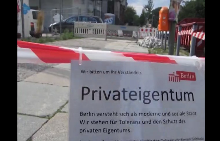 Gehweg-Privatisierung in Mitte