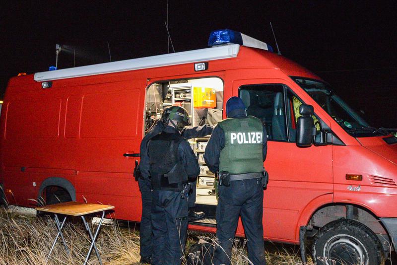  Bei Dallgow-Döberitz ist an der Bahnstrecke Berlin – Hannover ein Brandsatz gefunden worden. 