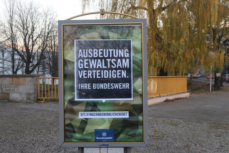 Bundeswehr-Werbung zerstört. Who cares?