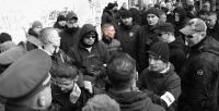 Benjamin Döhler inmitten weiterer Neonazis (u.a. Maik Scheffler) beim gescheiterten “Recht auf Zukunft”-Aufmarsch am 17. Oktober 2009 in Leipzig. Foto: Indymedia Linksunten