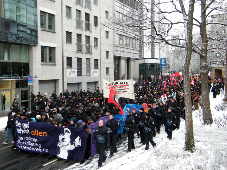 Für die radikale Demokratisierung aller Lebensbereiche!