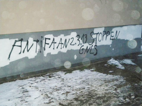 24.02.2013 - gesprühte Drohung "Antifa an 2.3.13 stoppen" (sic!)