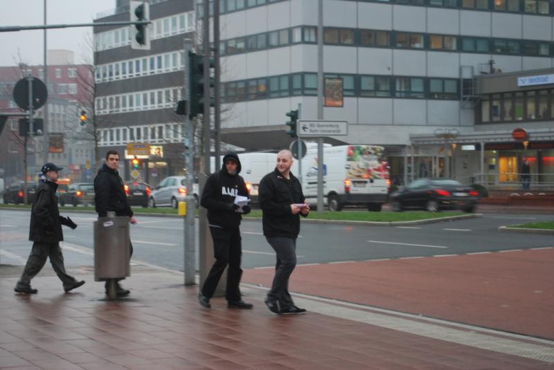 v.l.n.r.: Markus Schumacher, Herr Lüttermann (Düsseldorf), André Zimmer (mit ACAB-Pullover), Dennis Bruglemans (Gelsenkirchen)