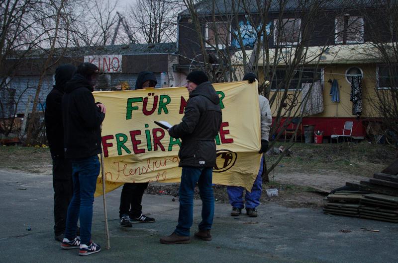 Gerichtsvollzieher auf dem Gelände