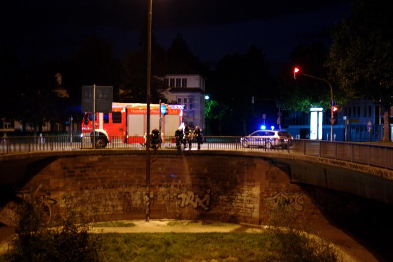 Feuer unter der Kronenbrücke