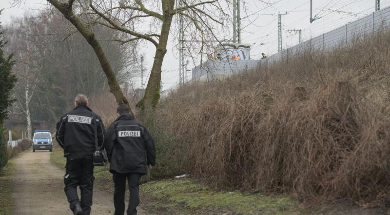 Brandanschlag! Feuer an Kabelschacht der S-Bahn