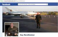 Der Divisions-Leader der GDL Berlin posiert mit Waffe und Uniform auf Facebook © Screenshot