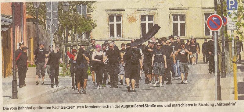 39 Nazis auf dem Weg zum MittenDrin (Scan aus der MAZ)