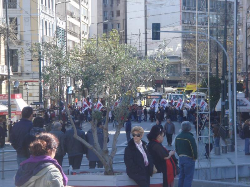 PAME-Demonstranten auf dem Weg zum Auftaktort