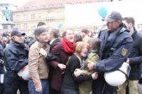 AntifaschistInnen werden nach Störaktion aus der "Demo für Alle" geworfen