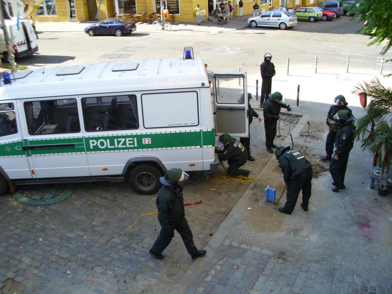 Bullen Klauen Bank - Dorfplatz 4/4