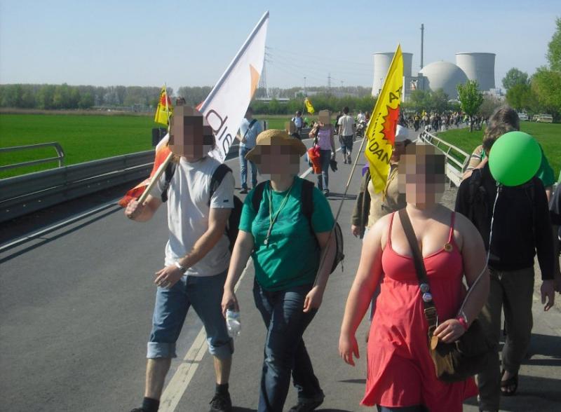 (...) Das Bild zeigt ihn im April am AKW Biblis - jetzt ist er verschwunden.