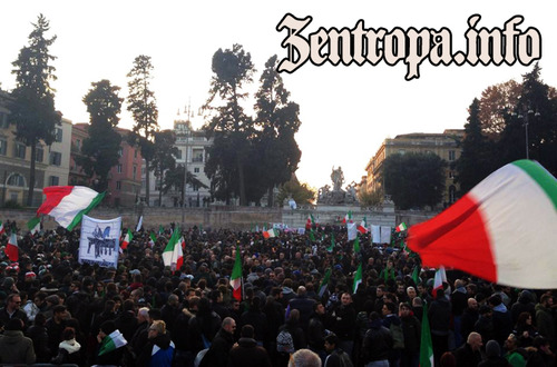 CasaPound Italia auf der italienweiten Kundgebung der Forconi auf der Piazza di Popolo in Rom am 18. Dezember 2013