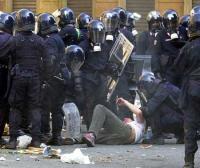 Genova 2001Carabinieri e Polizia