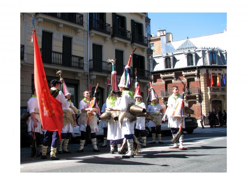 des cloches et des vaches